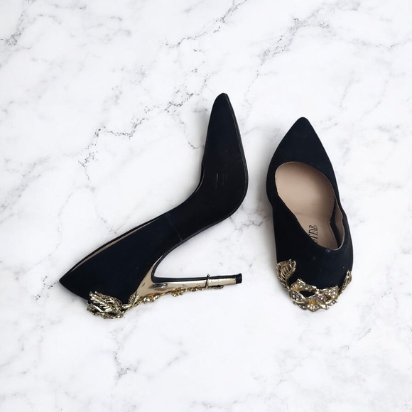JustFab Black Stiletto Pumps Size US 7.5 Ornate Gold Sculptural  Floral Heels - Picture 5 of 16